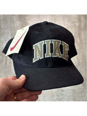 Vintage Nike SnapBack Hat NWT Black 90s